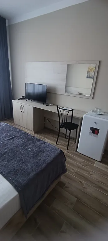 Трёхместный номер с удобствами и балконом