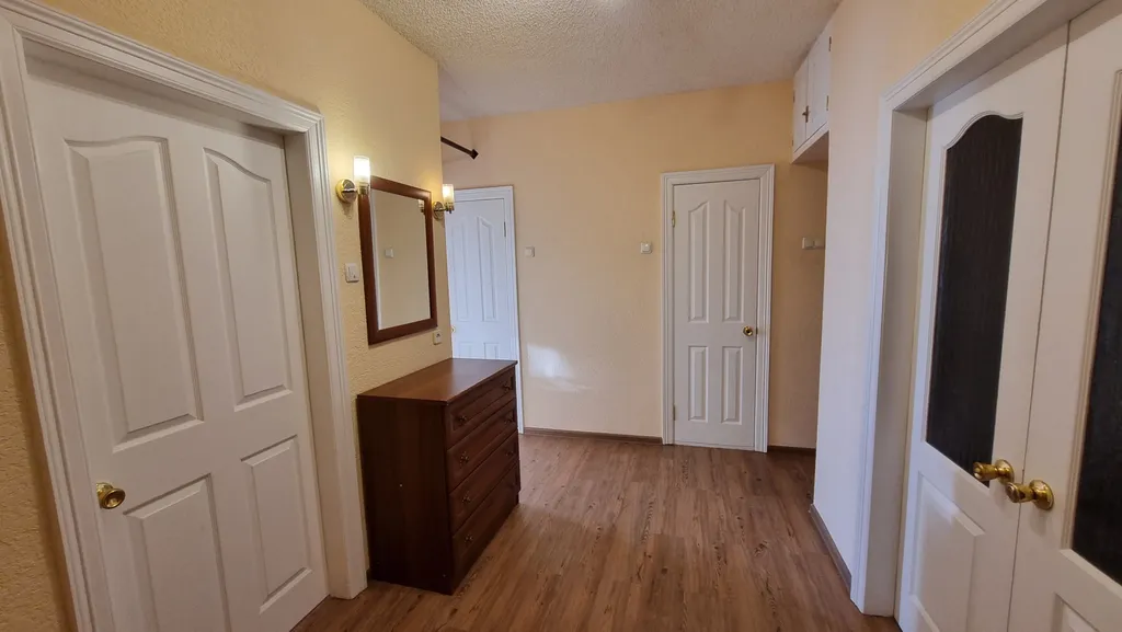 Хорошая просторная большая квартира для семьи или командировочных