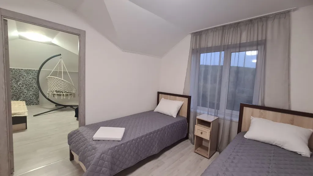 Коттедж с баней и бассейном-купелью в уникальном месте