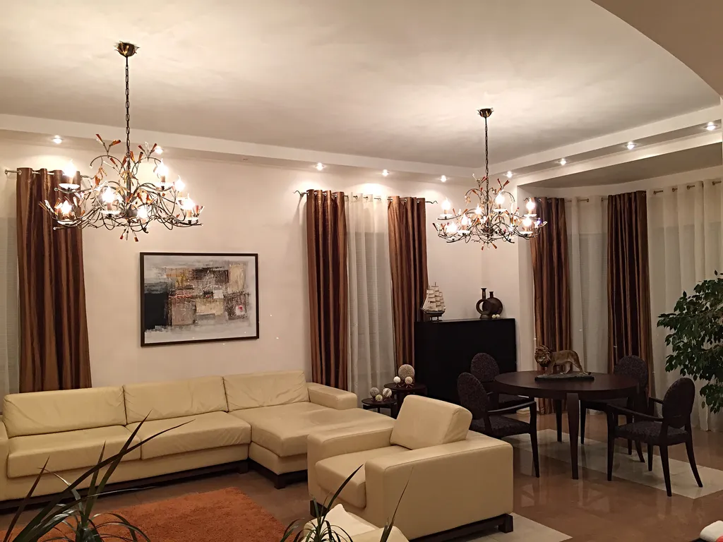 Бассейн. Живописный вид на море