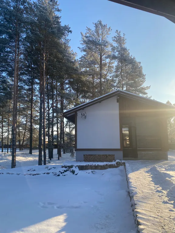 Уютный домик на озере