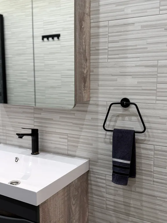 Стильная квартира в центре Мурманска на ул. Октябрьской, 3