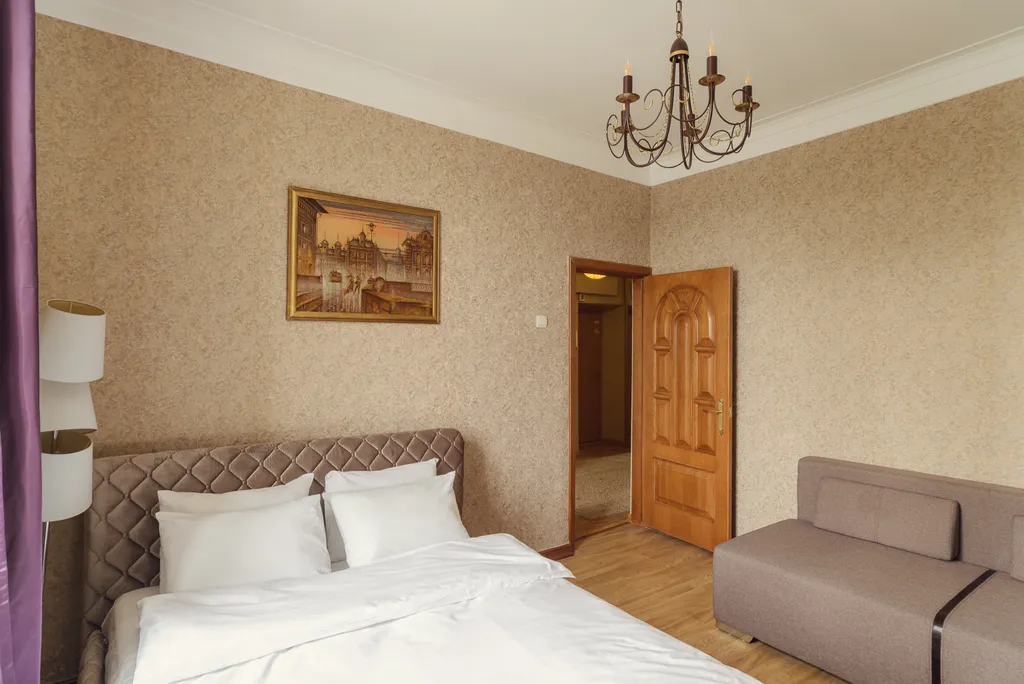 2-комнатный апартамент с красивым видом на площадь Победы