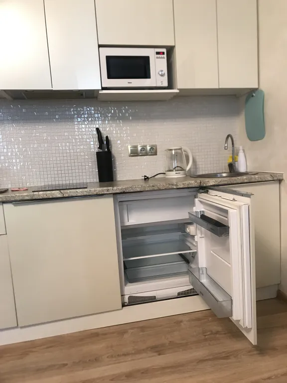 Квартира Квартира Уютная студия для командировочных и пар с детьми — Шушары