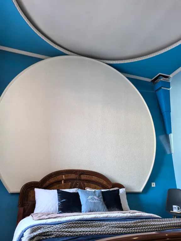 Коттедж в центре города с бассейном