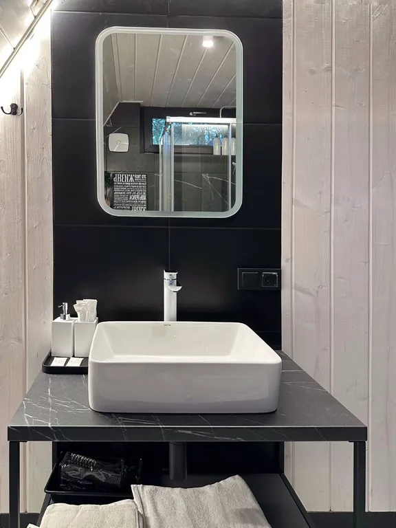 Уютный треугольный дом в 25 км от Минска с горячей купелью в лесу