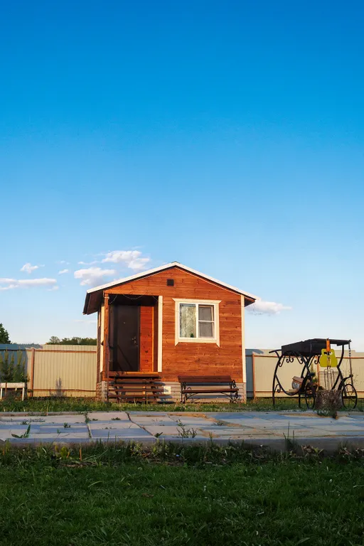 Домик на берегу для двух человек