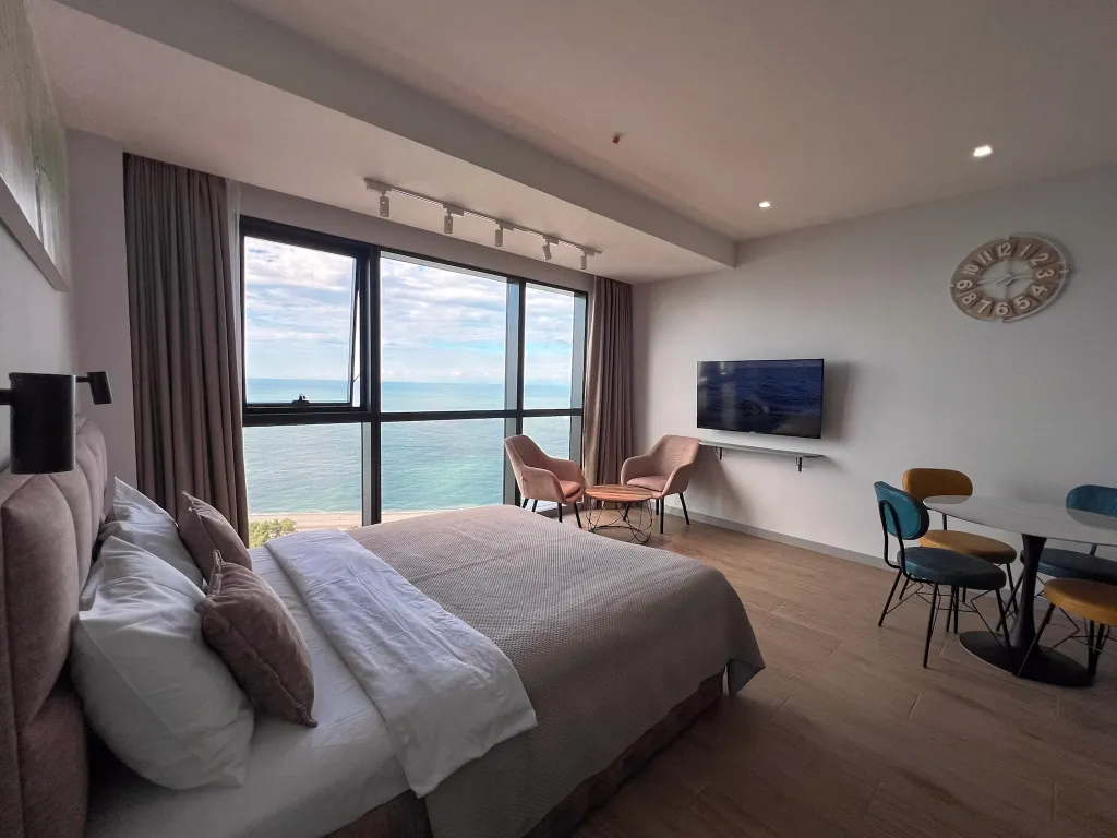 Шикарные апартаменты на берегу моря, Porta Batumi Tower