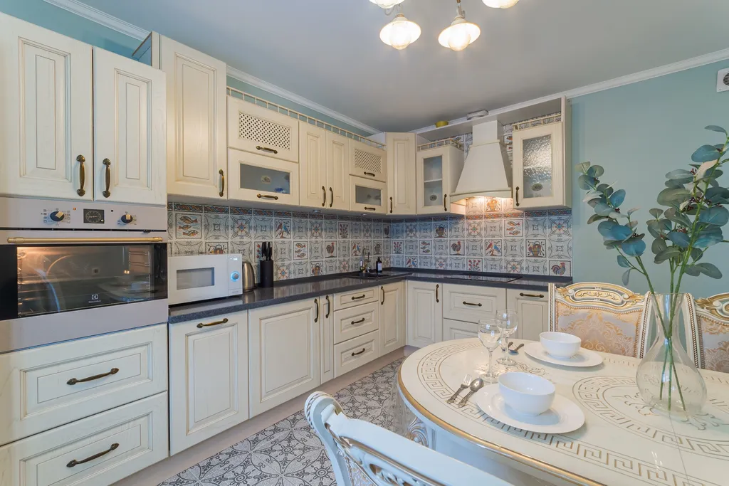 Уютная двухкомнатная квартира рядом с метро и видом на набережную