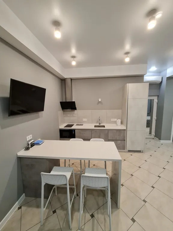 Люкс студия возле парка с видом на море