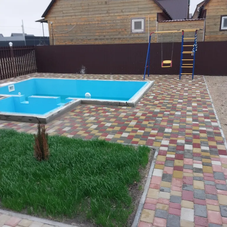 Коттедж с бассейном Азовочка