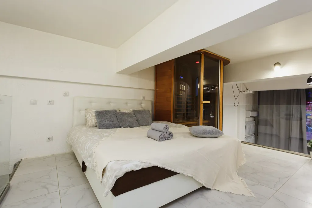 Квартира Квартира Просторный лофт с сауной и джакузи в центре — Москва