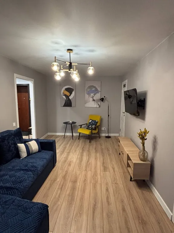 Квартира у метро со свежим ремонтом и новой мебелью