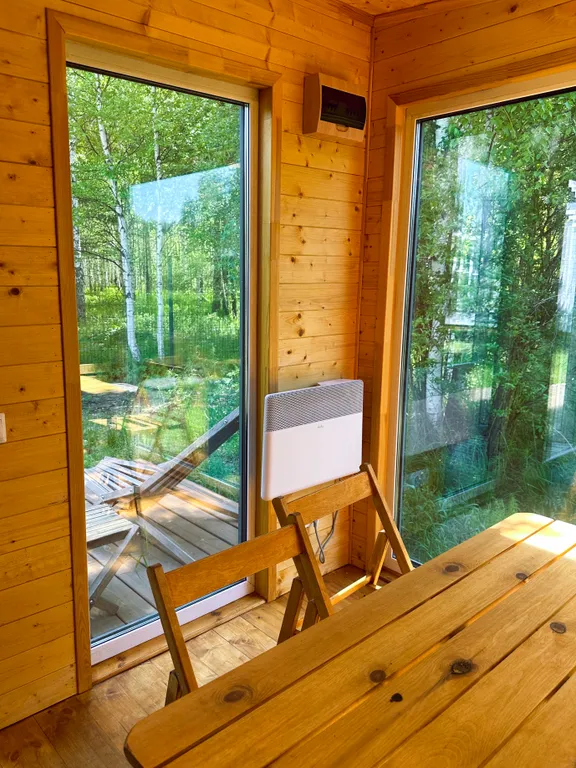 Уютный дом в лесу