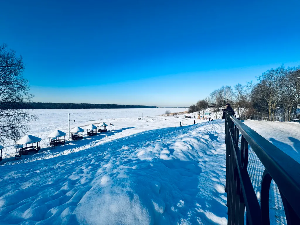 Уютная квартира на берегу реки Невы в центральном районе г. Кировска