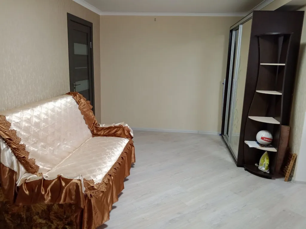 Однокомнатная квартира с новым ремонтом+лоджией (доп комната) — аренда посуточно в Ялта