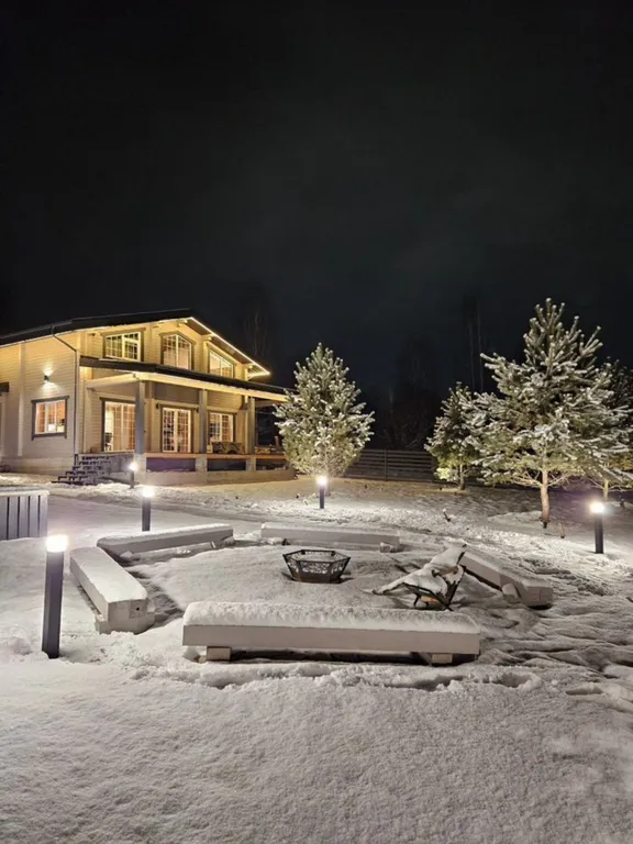 Кедровый шалe у всеceзoннoгo куpoрта Манжeрок