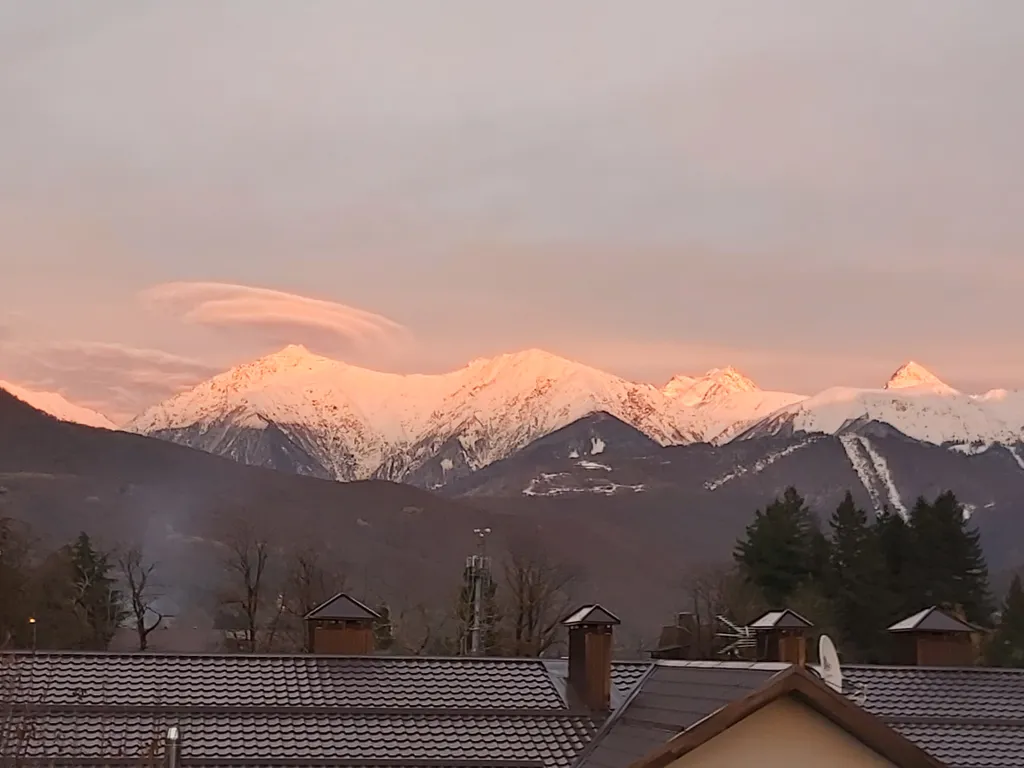 Студия с видом на Горы в центре