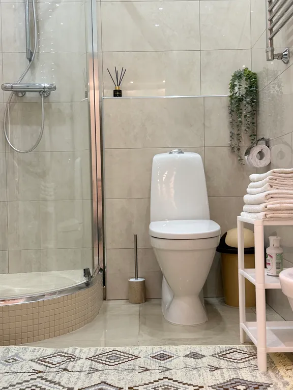 Корона с видом на море