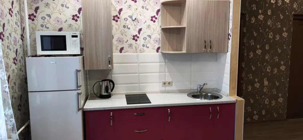 Двухкомнатная студия с хорошим ремонтом, рядом с жд вокзалом