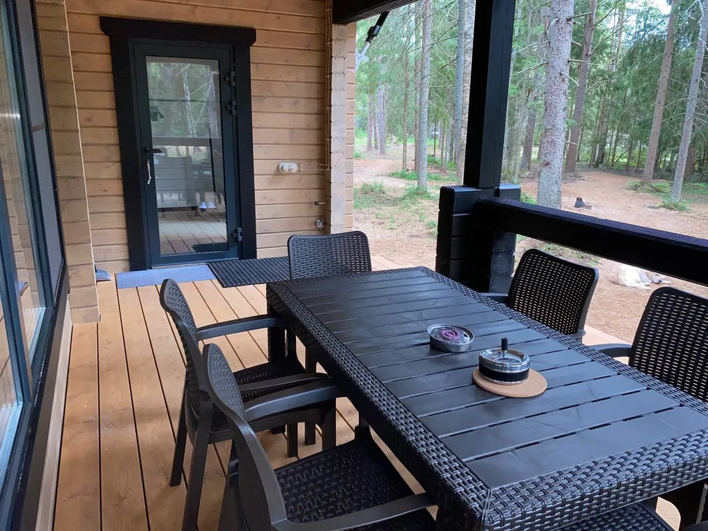 Дом на 6 человек в лесу на берегу озера