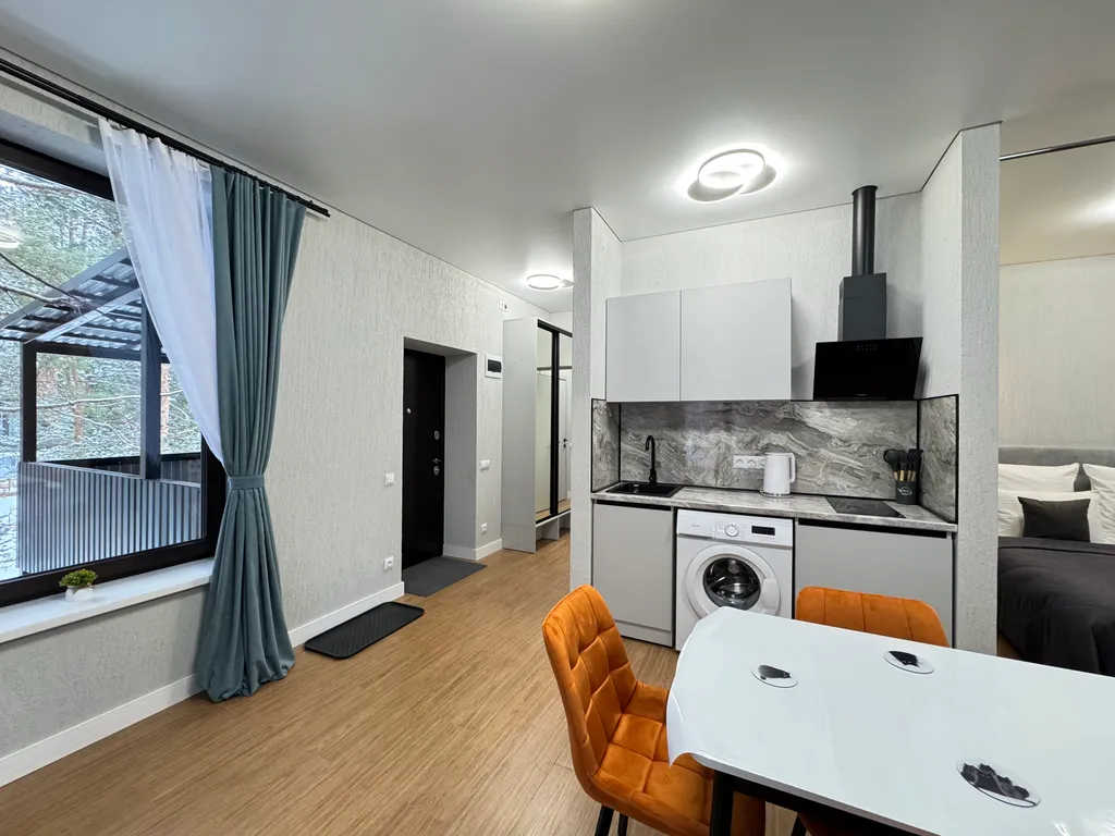 Студия с дизайнерским ремонтом