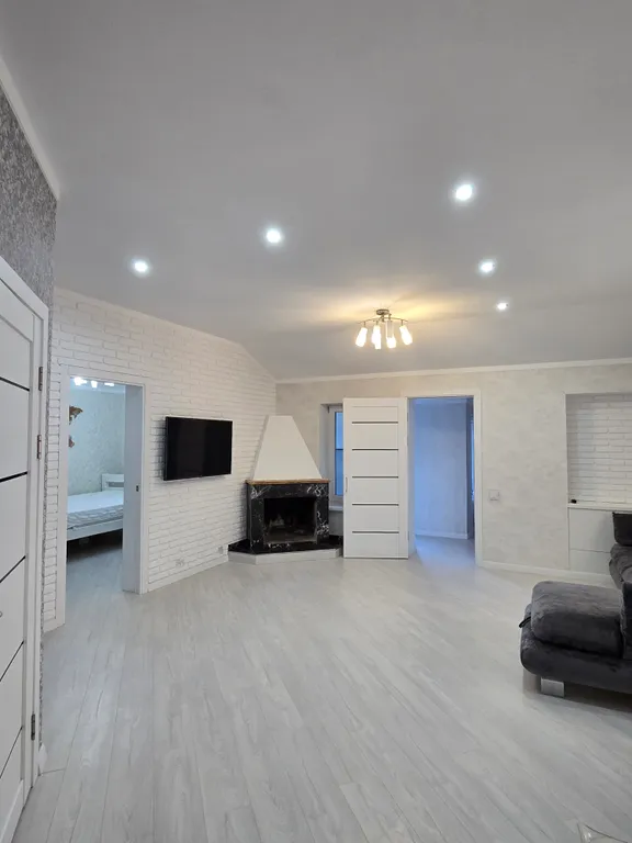 Трёхкомнатная квартира со всеми удобствами — аренда посуточно в Евпатория