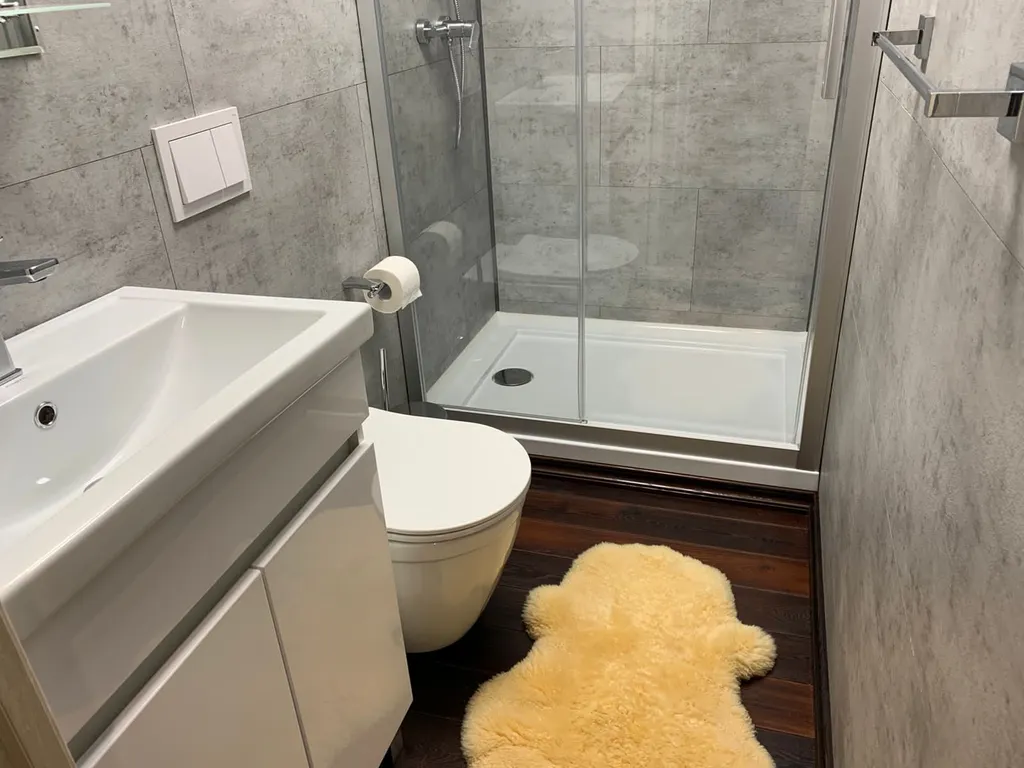 Чудесное место у озера с камином и русской баней