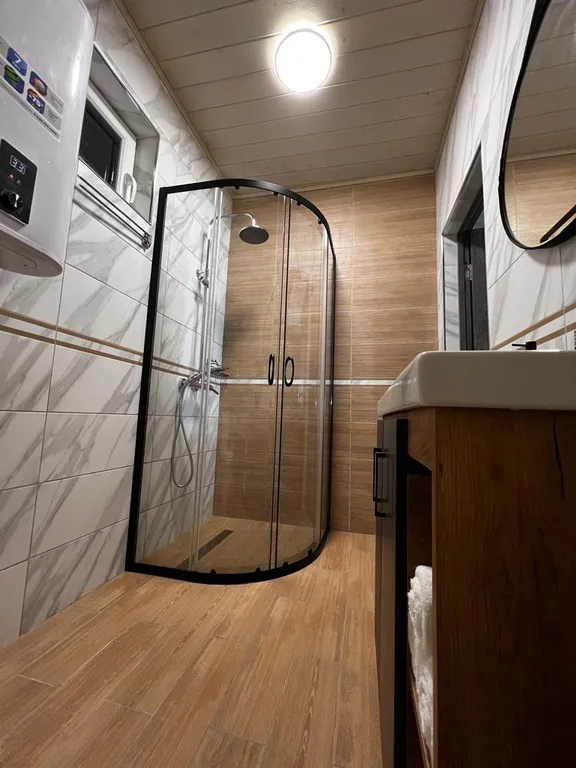 Треугольный дом у реки River House