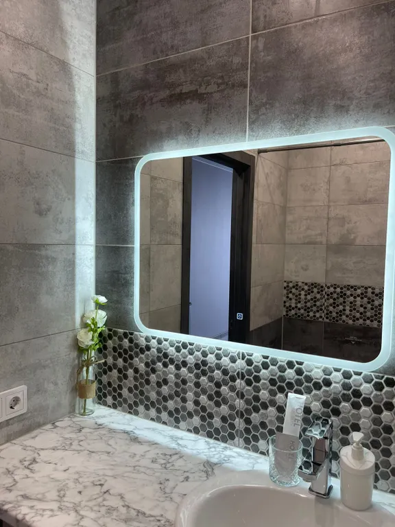 Новый апартамент с красивым видом из окна