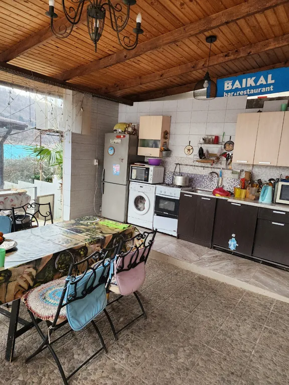 Уютная комната по дороге на Красную Поляну