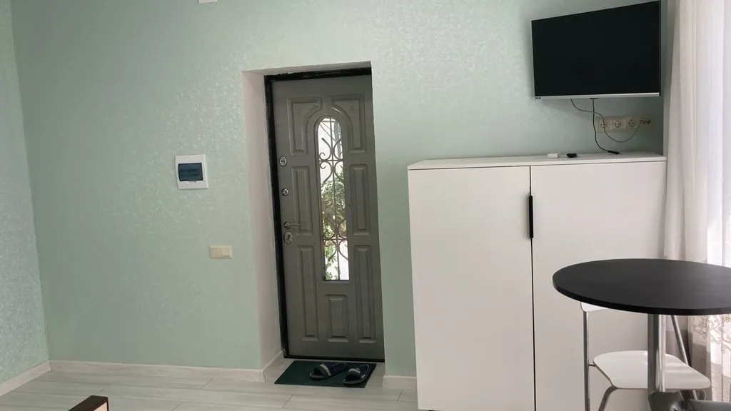 Квартира Номер на двоих на берегу моря — аренда посуточно в Миндальное