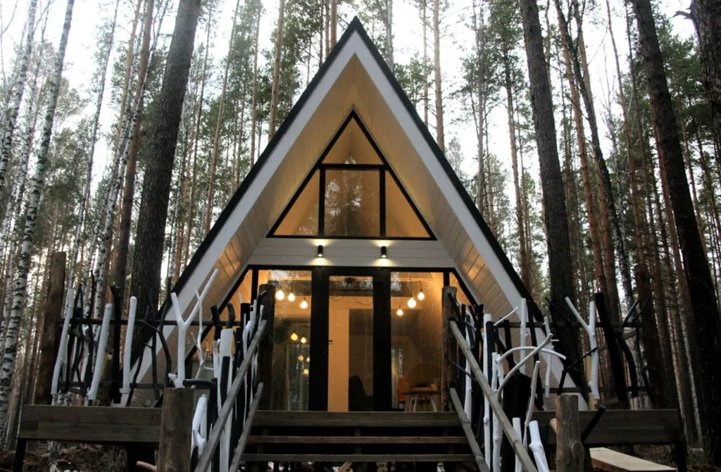 Коттедж Дом в лесу на берегу озера — аренда посуточно в Екатеринбург