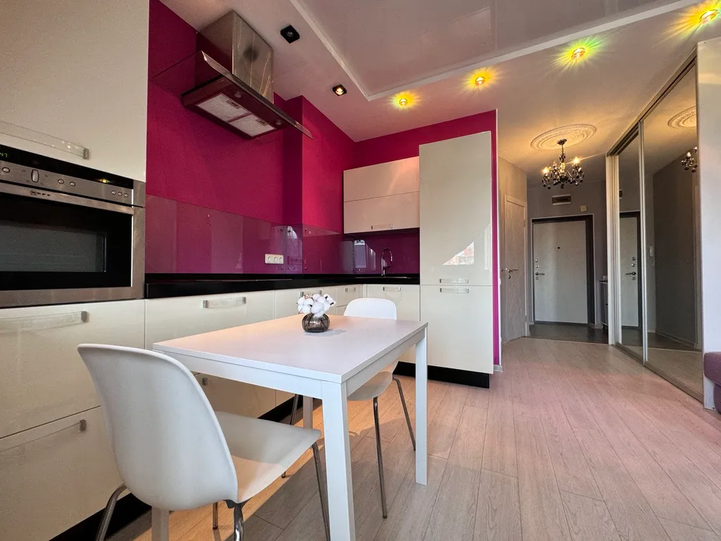 Студия около Ультры