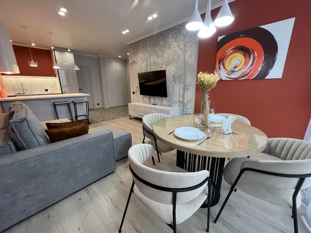 Потрясающий вид с 21 этажа в новой дизайнерской квартире в центре