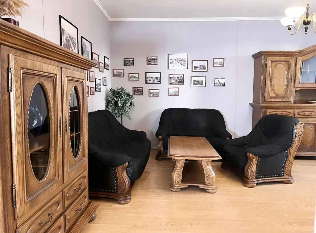 Большая изолированная трёхкомнатная квартира в самом центре