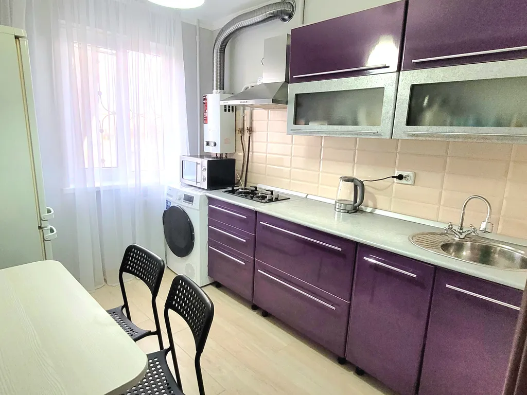 Трехкомнатная квартира в центре возле горпарка