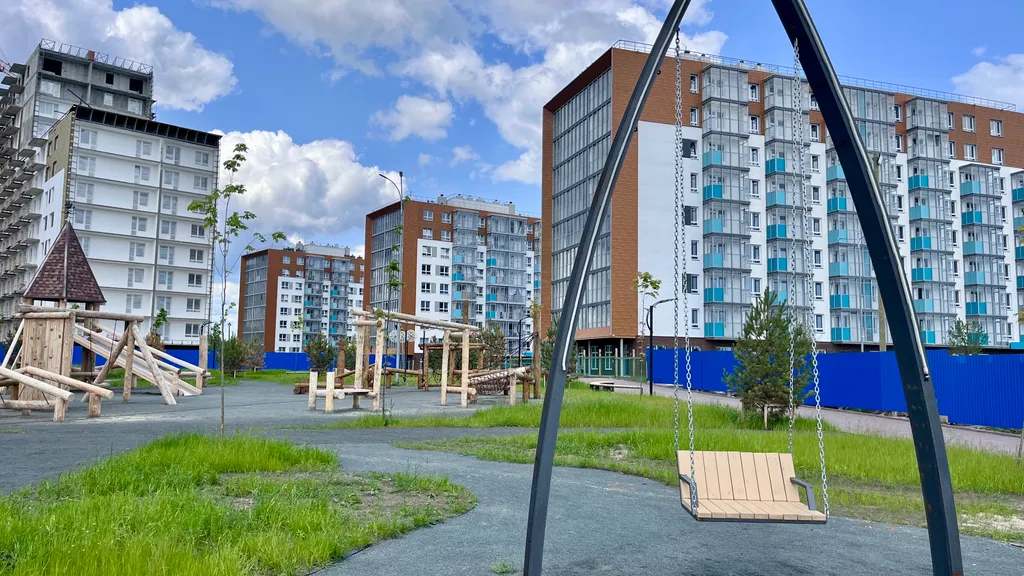 Апартаменты с видом на озеро в элитном районе