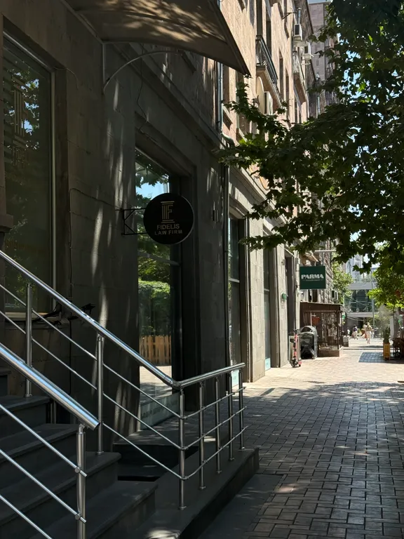 Уютная квартира с 2 спальнями в центре города рядом с Площадью