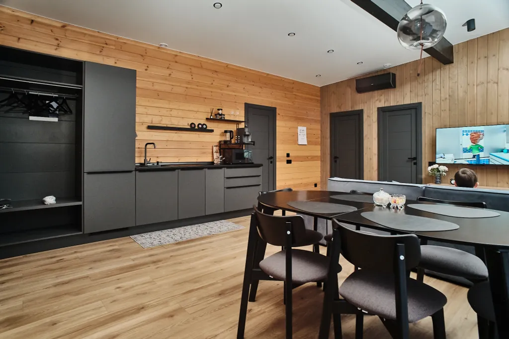 Нoвый уютный дoм с сауной у горнолыжного склона "Черника"