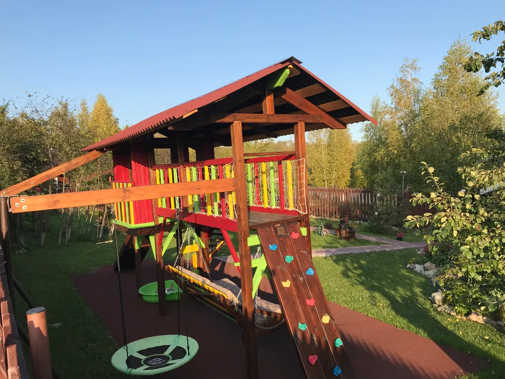 Коттедж Лада в черте города с сауной