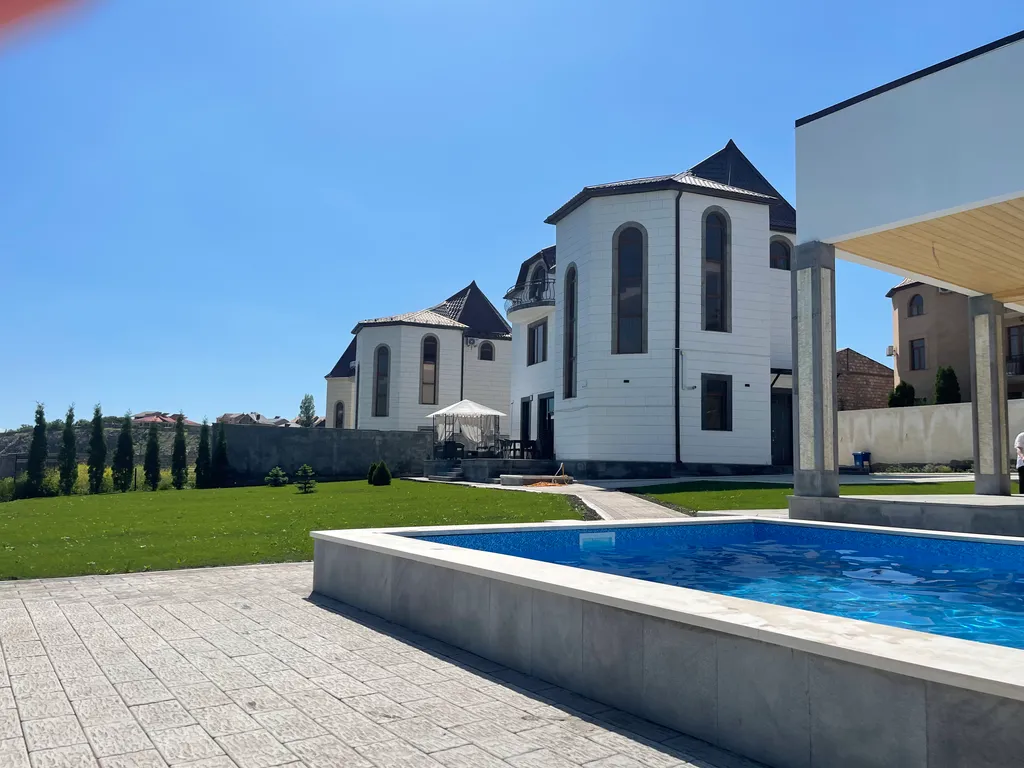 Роскошная вилла с бассейном и с видом на Арарат
