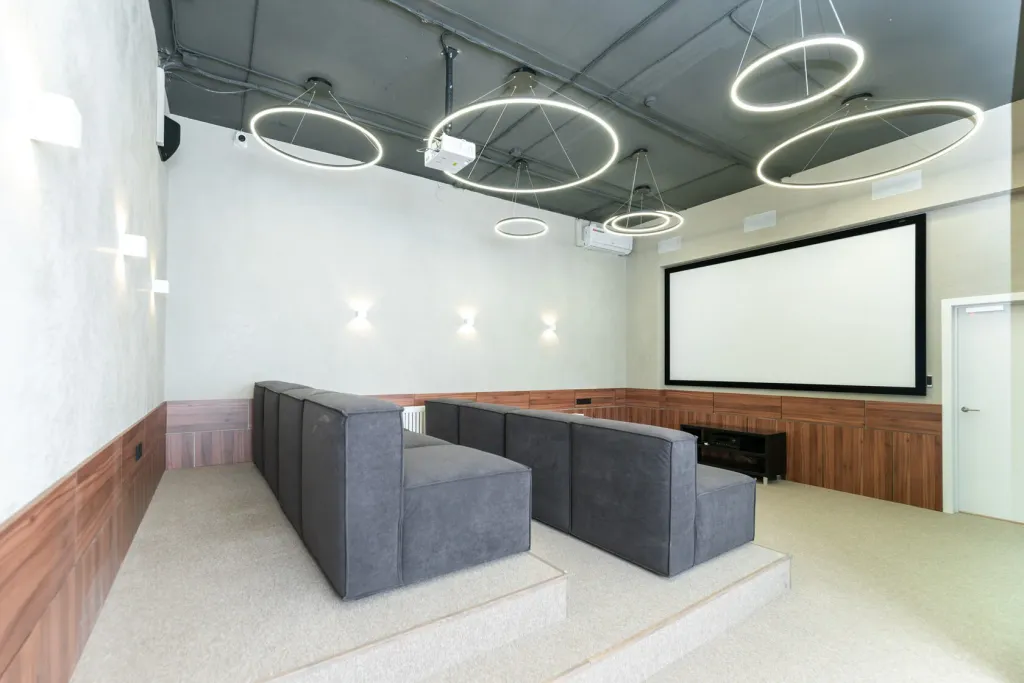 Роскошная квартира у ТРЦ Аура в новом доме