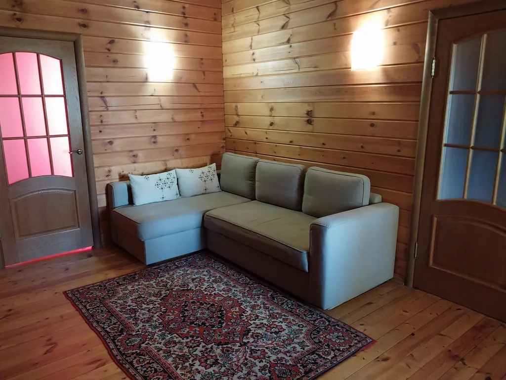 Коттедж на берегу озера Глубокое