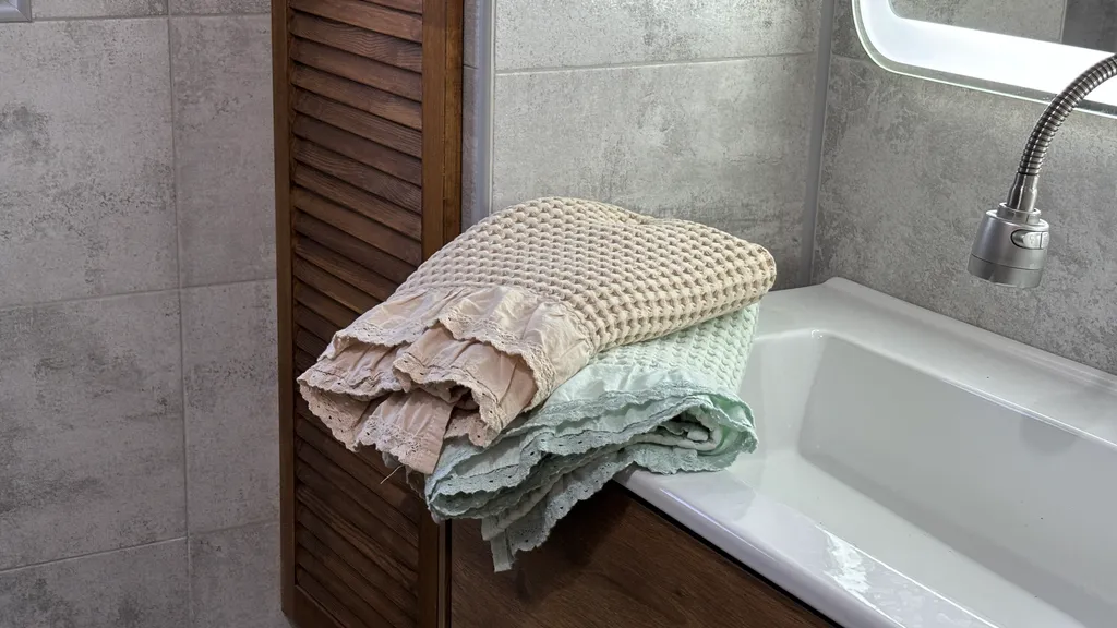 Дом в Анапе с банным чаном для дружной компании в окружении сада