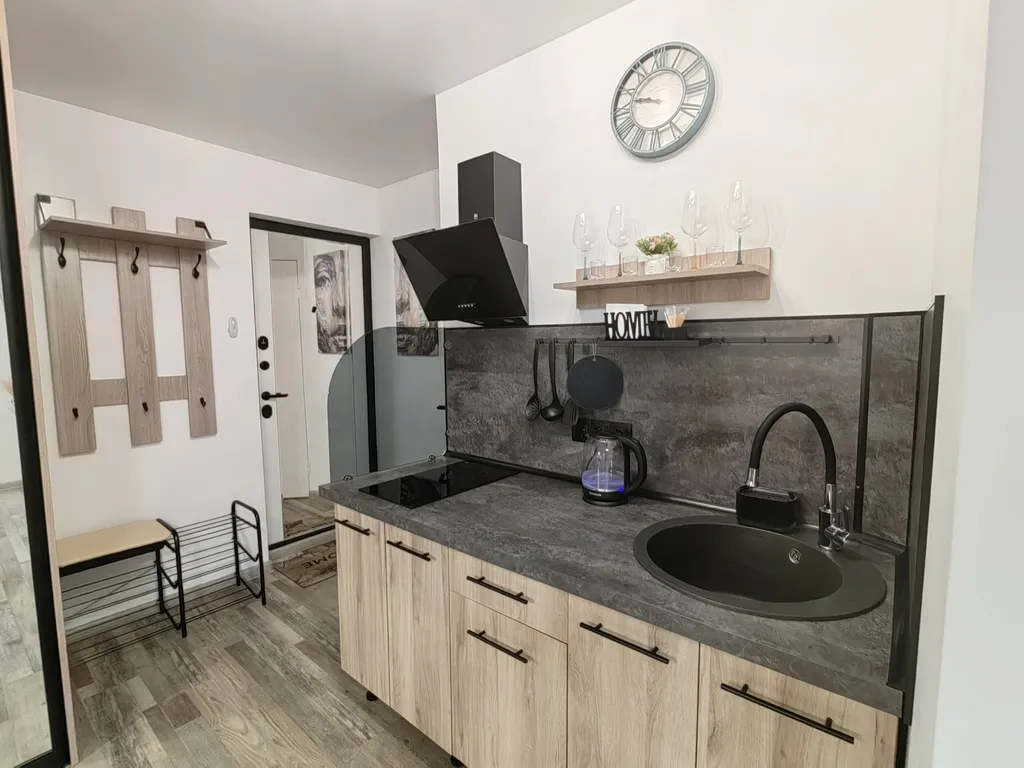 Современная двухкомнатная студия на Микрорайоне