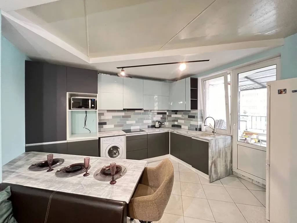 Трехкомнатная с оригинальным дизайнерским ремонтом ЦЕНТР