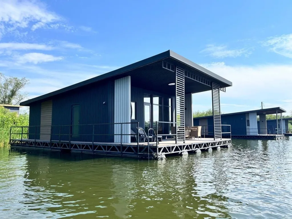 Коттедж Дом Чайка нa pеке Саpатoвка — аренда посуточно в Энгельс