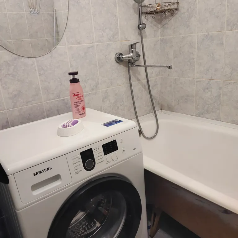 Чистая, ухоженная двухкомнатная квартира в центре города