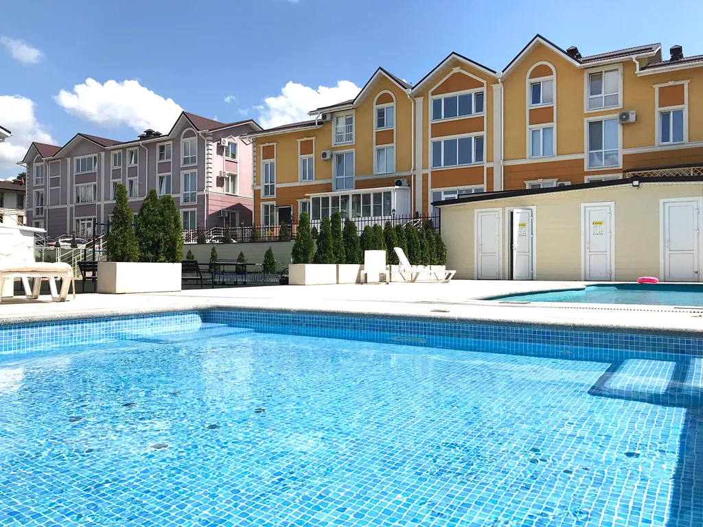 Студия с верандой и бассейном на территории комплекса